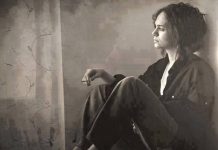 Femeia care a fost singură mult timp, a devenit puternică si este fericită – Iată de ce