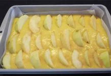 O prajitura cu fructe foarte simpla, care se coace rapid si care are un gust foarte deosebit