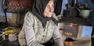 Povestea lui tanti Iulica, legenda vie din Rustoci și a casei vechi de aproape 200 de ani