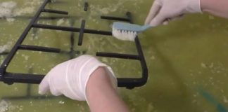 O modalitate rapidă de a curăța grătarul unui aragaz de funingine și grăsime. Va fi ca nou