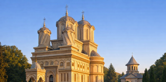 Arhimandritul Climent Haralamb a trecut la Domnul la 102 ani. 70 de ani de slujire la Curtea de Argeș Mănăstirea Curtea de Argeș, locul unde a slujit Arhimandritul Climent Haralamb