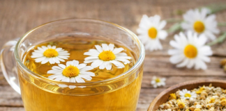 🌼 Ceaiul de mușețel – beneficiile pe care puțini le cunosc și modul corect de consum