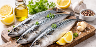 Cel mai bun pește pentru organism. De ce macroul este considerat mai eficient decât multe medicamente Macrou proaspăt pe masă alături de lămâie și usturoi, aliment bogat în Omega-3