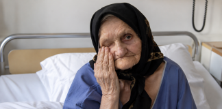 Drama unei femei de 84 de ani care are nouă copii în viață, dar nu are unde să stea: „Dacă aș găsi doar un pat și puțină mâncare…” Femeie în vârstă de 84 de ani aflată într-un spital, rămasă fără sprijinul familiei.