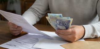 Ajutorul financiar pe care mulți români nu știu că îl pot solicita. Cine poate beneficia și în ce condiții Documente și bani pentru acordarea unui ajutor financiar în România