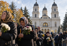 Sfânta Parascheva 2026. Când începe pelerinajul de la Iași și ce noutate îi așteaptă anul acesta pe credincioși Credincioși la pelerinajul Sfintei Parascheva de la Iași în octombrie 2026