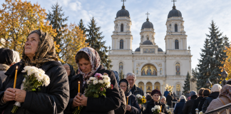 Sfânta Parascheva 2026. Când începe pelerinajul de la Iași și ce noutate îi așteaptă anul acesta pe credincioși Credincioși la pelerinajul Sfintei Parascheva de la Iași în octombrie 2026